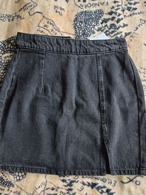 NWT Forever 21 Size XS Black Jean Mini Skirt